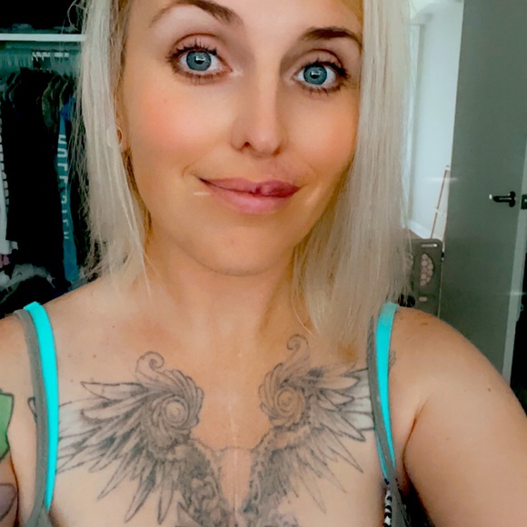 Meet your Posher, Laura - Picture 4 of 5